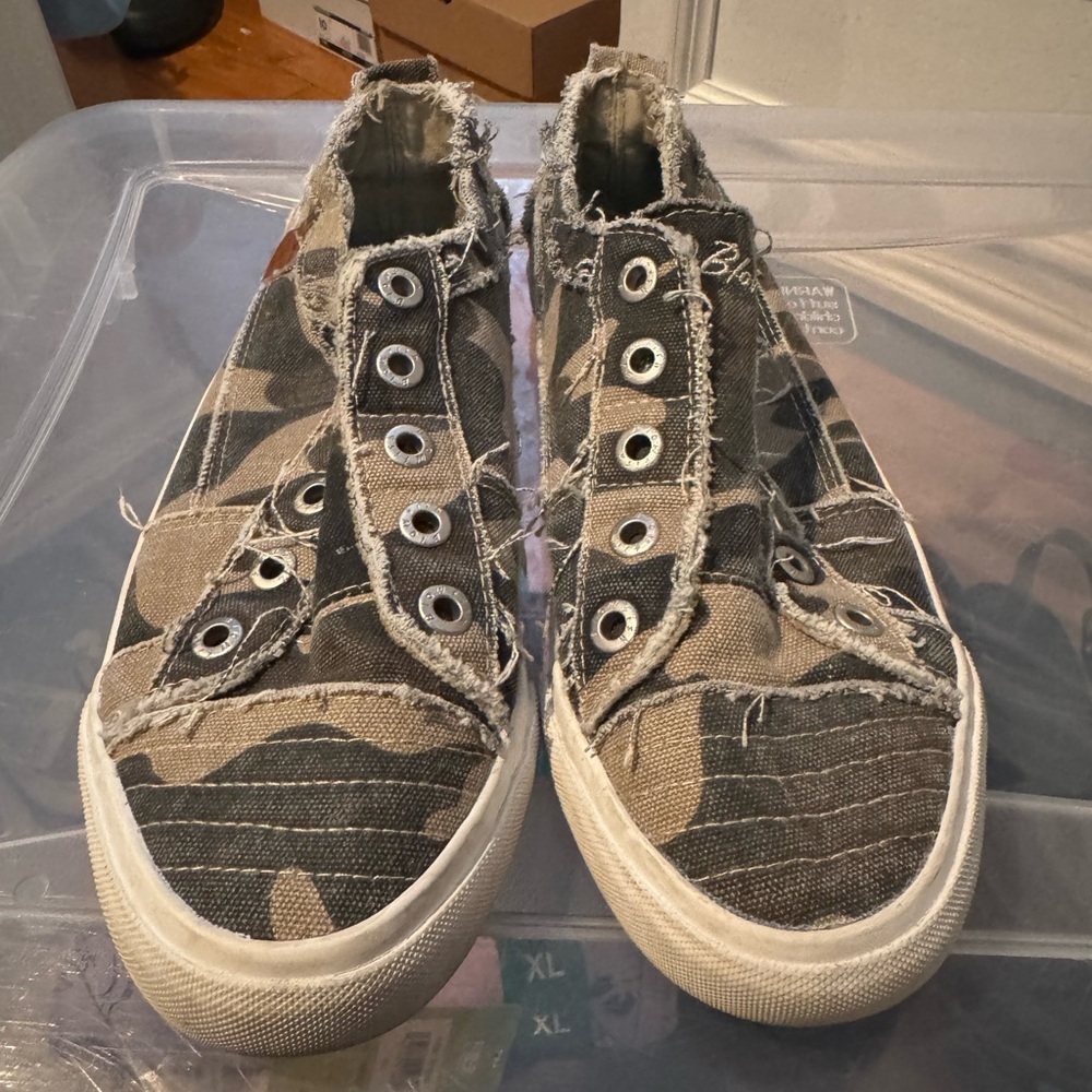 Blowfish Women's Camouflage Sneakers